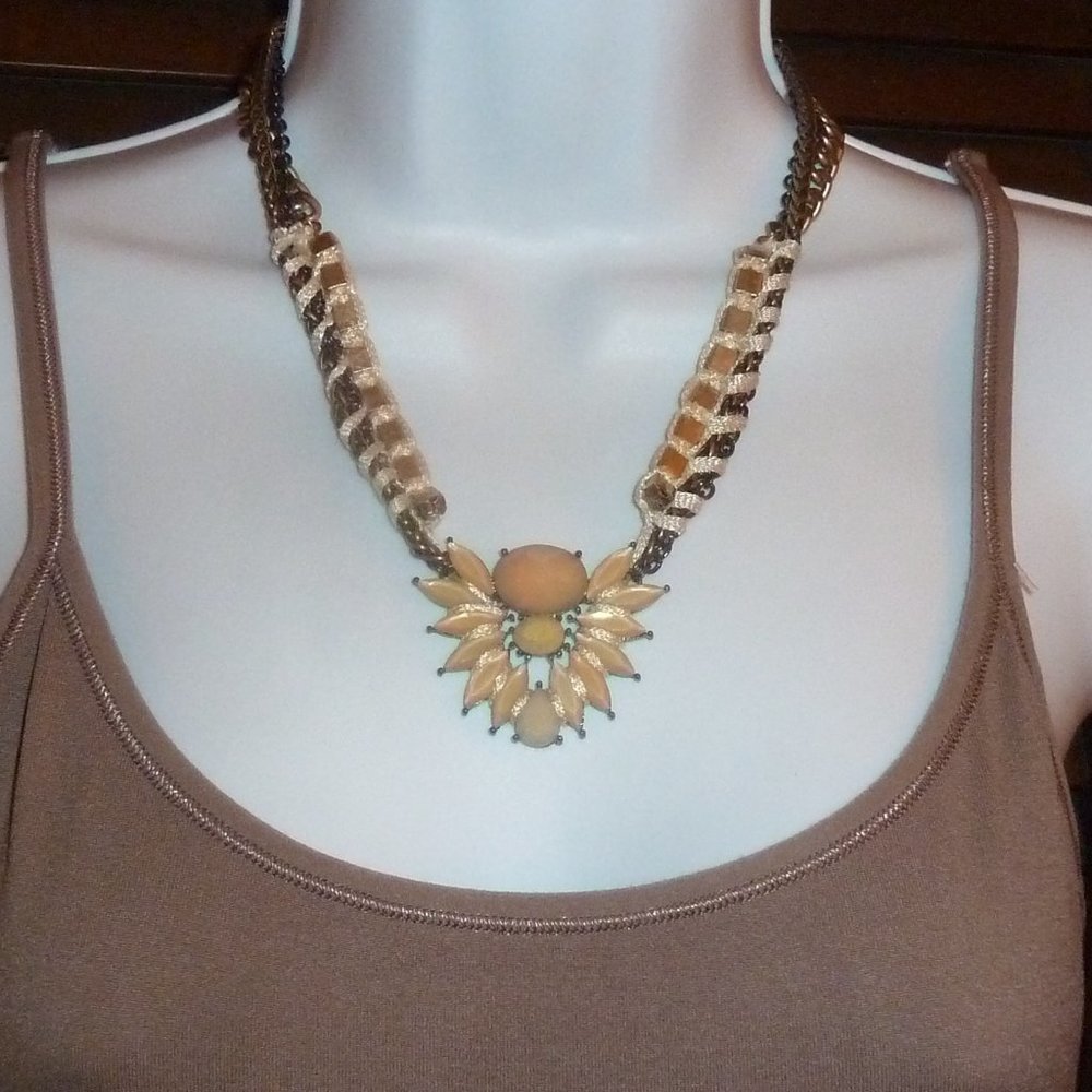 LOFT Statement Necklace Gold Chain Floral Pendant Boho Chunky Bib Necklace NWT